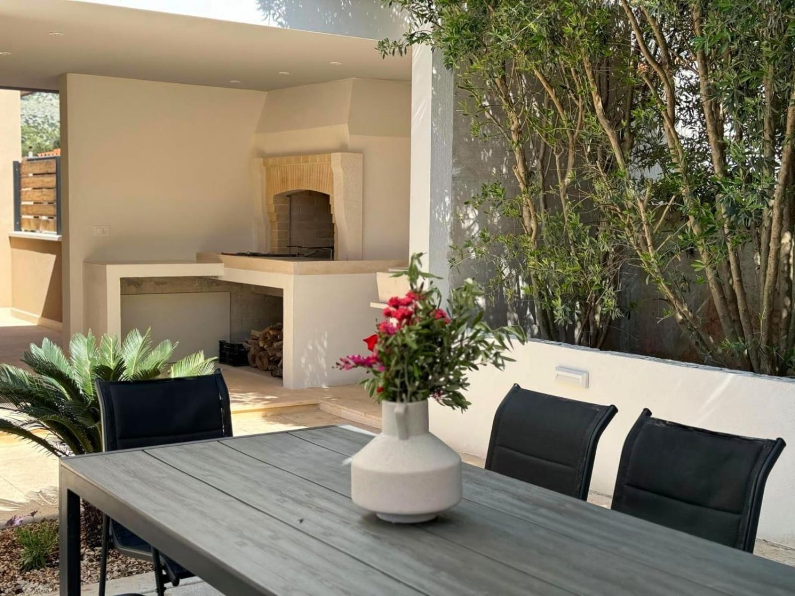 Villa Tm With Private Heated Pool, Poolhouse & Private Garage Милна Екстер'єр фото